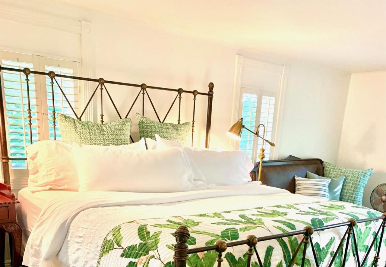Plantation House Bed & Breakfast ポート・ホープ エクステリア 写真